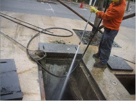 永和池底污泥如何清理